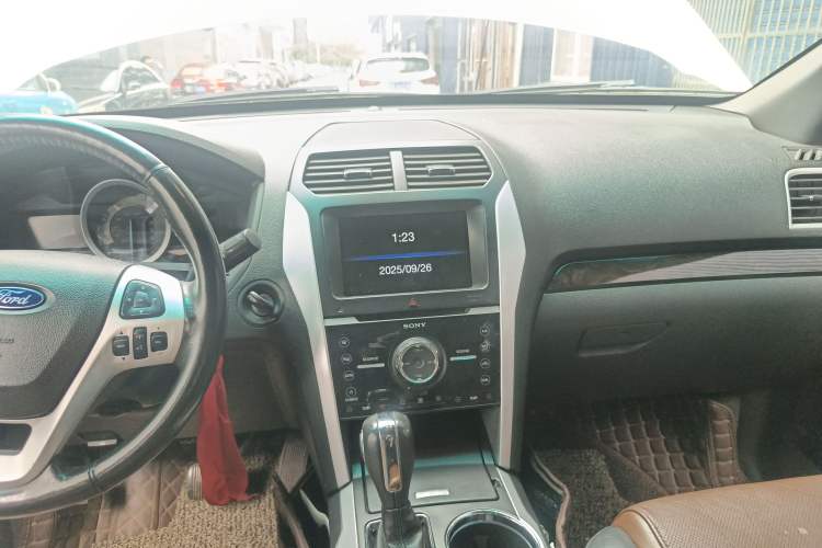 Used Ford Explorer 2013 3.5L Deluxe Model Audio And AC Panel