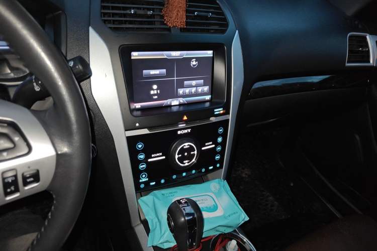Used Ford Explorer 2013 3.5L Deluxe Model Audio And AC Panel