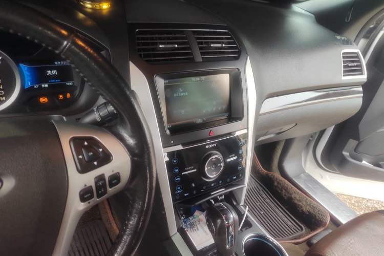 Used Ford Explorer 2013 3.5L Deluxe Model Audio And AC Panel