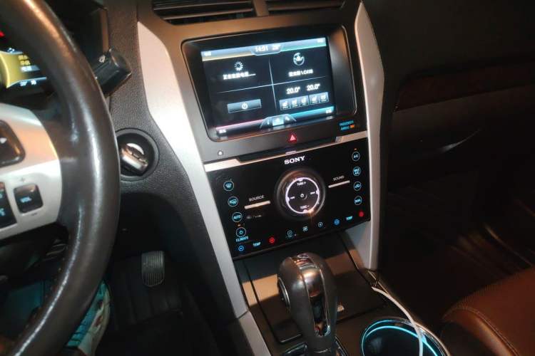 Used Ford Explorer 2013 3.5L Deluxe Model Audio And AC Panel