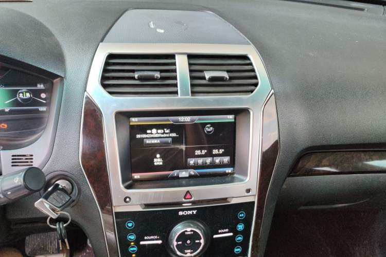 Used Ford Explorer 2013 3.5L Deluxe Model Audio And AC Panel