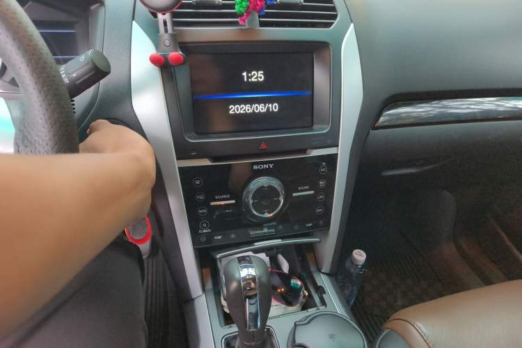 Used Ford Explorer 2013 3.5L Deluxe Model Audio And AC Panel