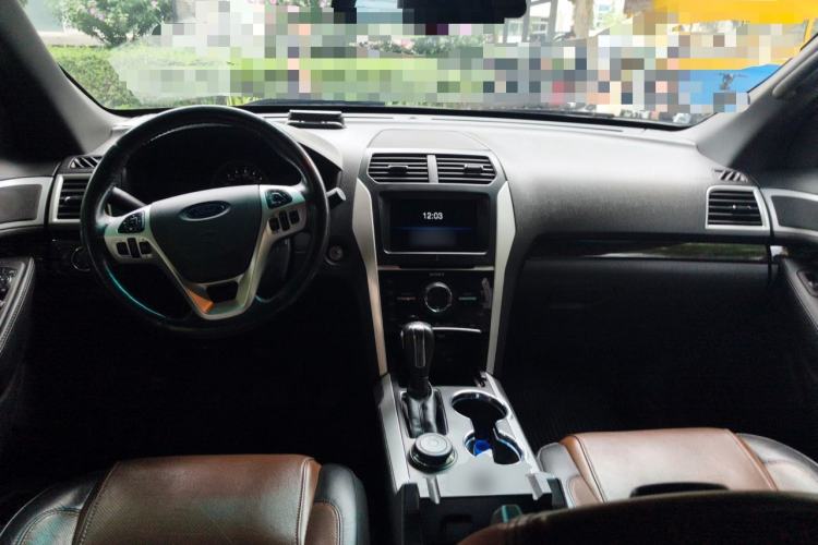 Used Ford Explorer 2013 3.5L Deluxe Model Center Console
