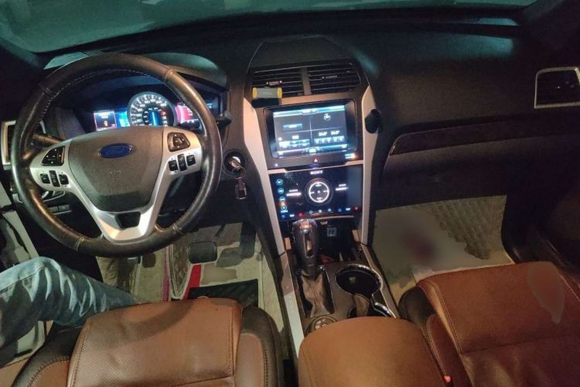 Used Ford Explorer 2013 3.5L Deluxe Model Center Console