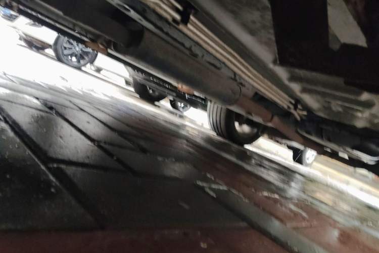 Used Ford Explorer 2013 3.5L Deluxe Model Chassis Front Left