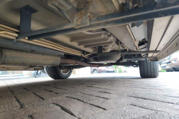 Used Ford Explorer 2013 3.5L Deluxe Model Chassis Front Left