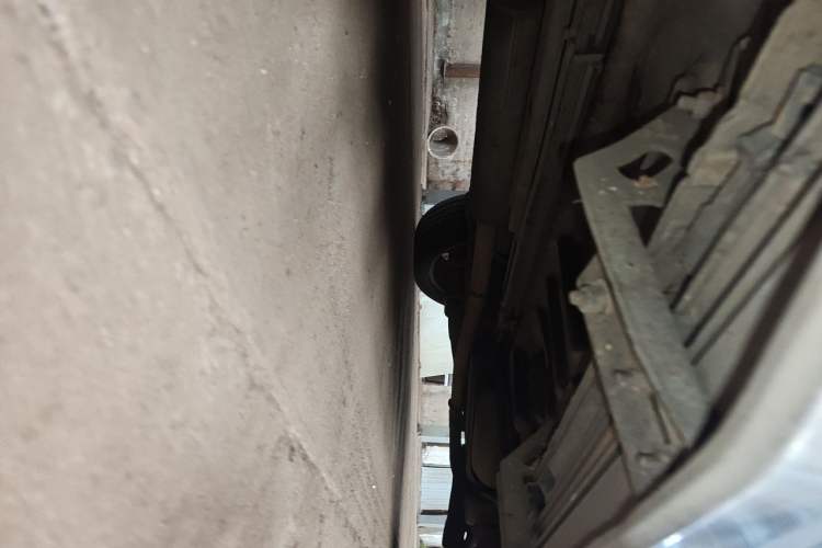 Used Ford Explorer 2013 3.5L Deluxe Model Chassis Front Left