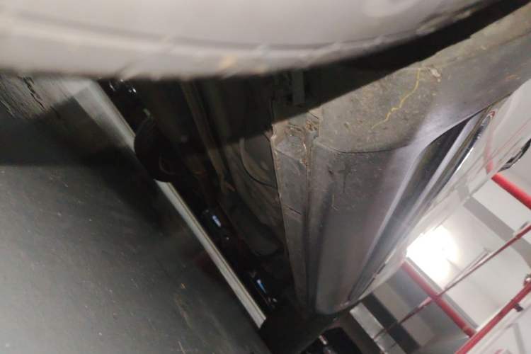 Used Ford Explorer 2013 3.5L Deluxe Model Chassis Front Left
