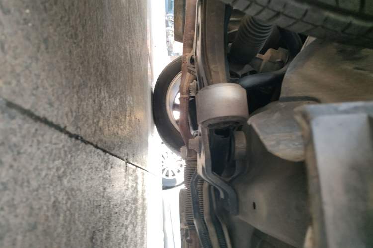 Used Ford Explorer 2013 3.5L Deluxe Model Chassis Front Left