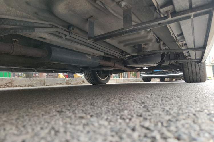 Used Ford Explorer 2013 3.5L Deluxe Model Chassis Front Left