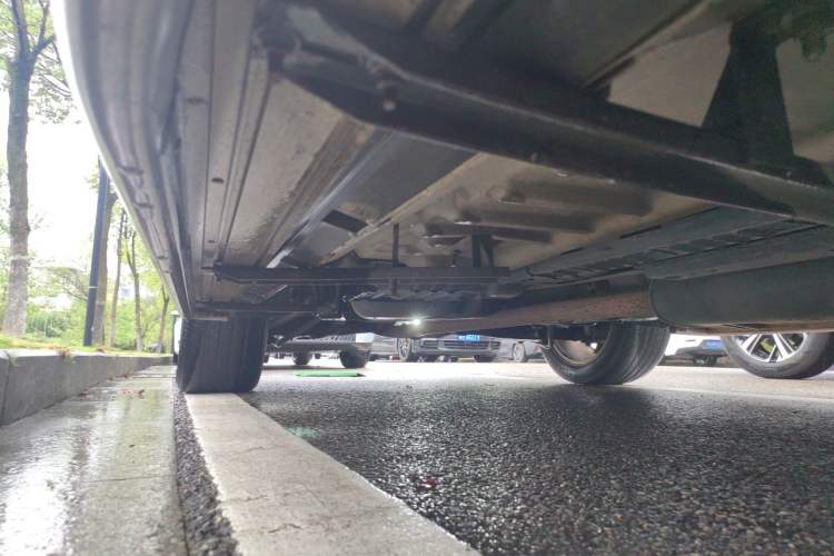 Used Ford Explorer 2013 3.5L Deluxe Model Chassis Front Right