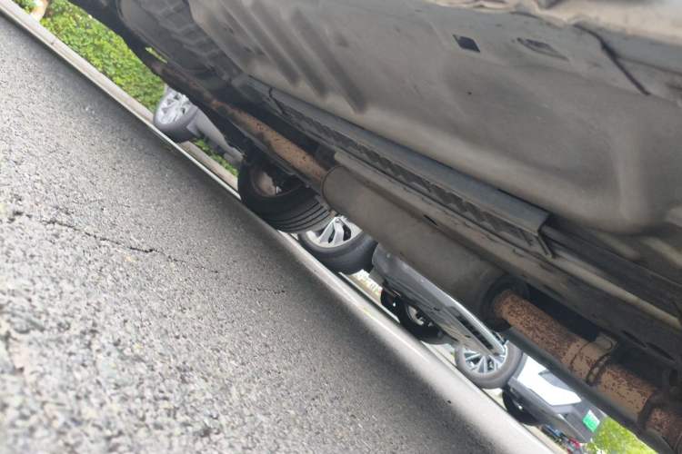 Used Ford Explorer 2013 3.5L Deluxe Model Chassis Front Right