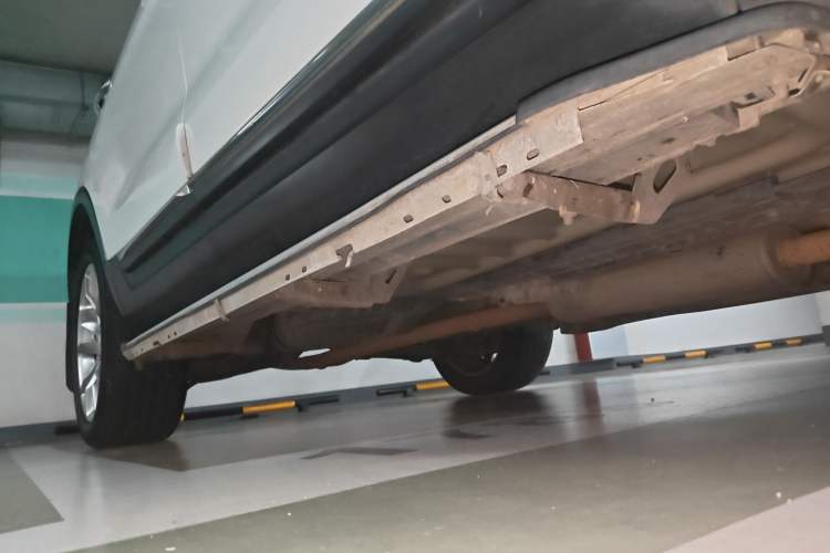 Used Ford Explorer 2013 3.5L Deluxe Model Chassis Front Right