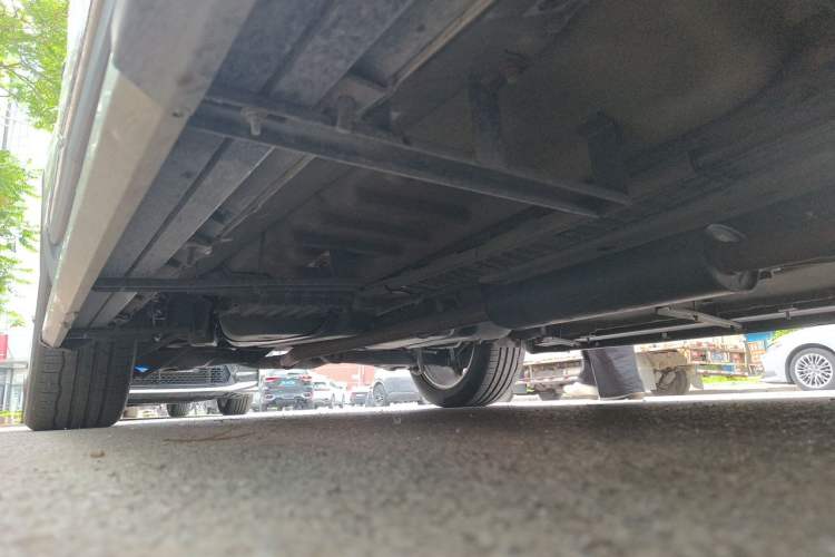 Used Ford Explorer 2013 3.5L Deluxe Model Chassis Front Right