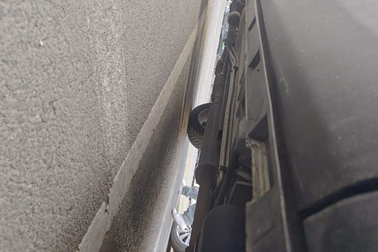 Used Ford Explorer 2013 3.5L Deluxe Model Chassis Rear Left