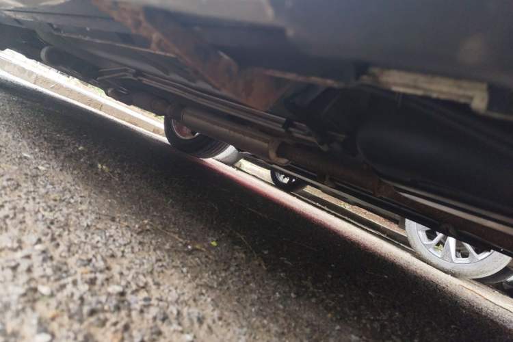 Used Ford Explorer 2013 3.5L Deluxe Model Chassis Rear Left