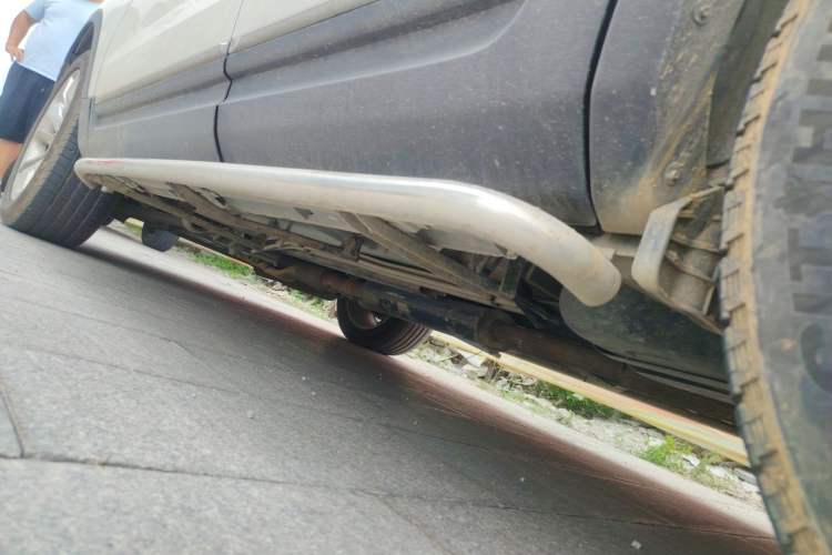 Used Ford Explorer 2013 3.5L Deluxe Model Chassis Rear Left