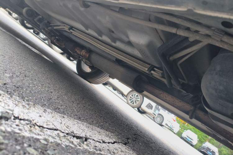 Used Ford Explorer 2013 3.5L Deluxe Model Chassis Rear Left