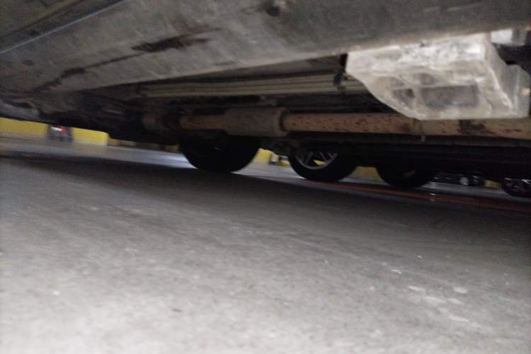 Used Ford Explorer 2013 3.5L Deluxe Model Chassis Rear Left