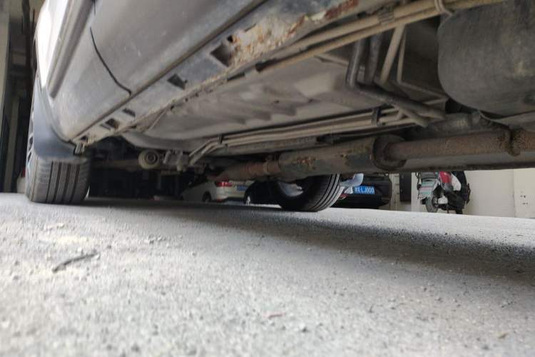 Used Ford Explorer 2013 3.5L Deluxe Model Chassis Rear Left