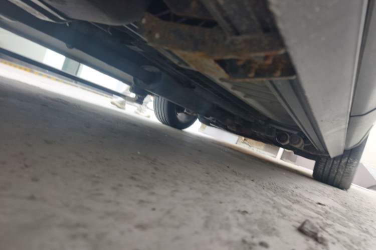 Used Ford Explorer 2013 3.5L Deluxe Model Chassis Rear Right