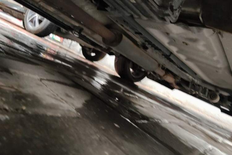 Used Ford Explorer 2013 3.5L Deluxe Model Chassis Rear Right