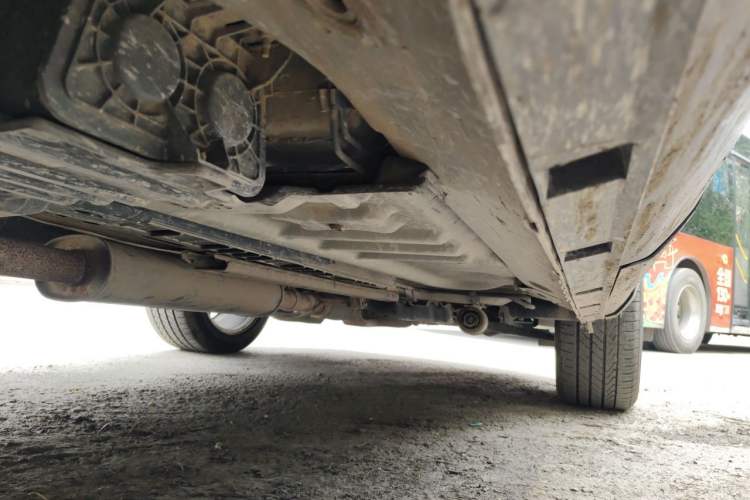 Used Ford Explorer 2013 3.5L Deluxe Model Chassis Rear Right