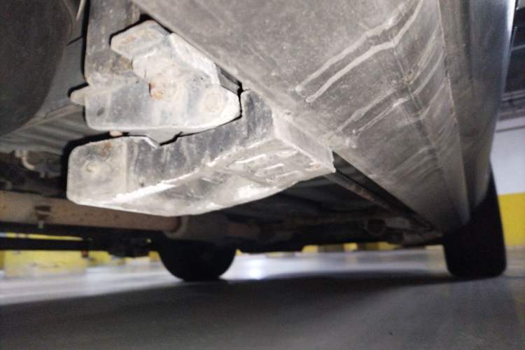 Used Ford Explorer 2013 3.5L Deluxe Model Chassis Rear Right