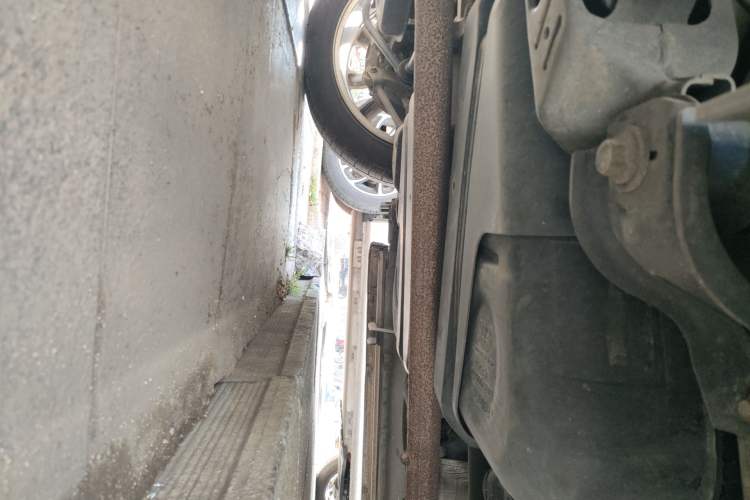 Used Ford Explorer 2013 3.5L Deluxe Model Chassis Rear Right