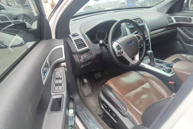 Used Ford Explorer 2013 3.5L Deluxe Model Driver Seat