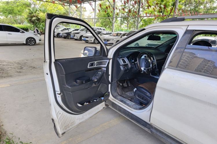 Used Ford Explorer 2013 3.5L Deluxe Model Driver Seat