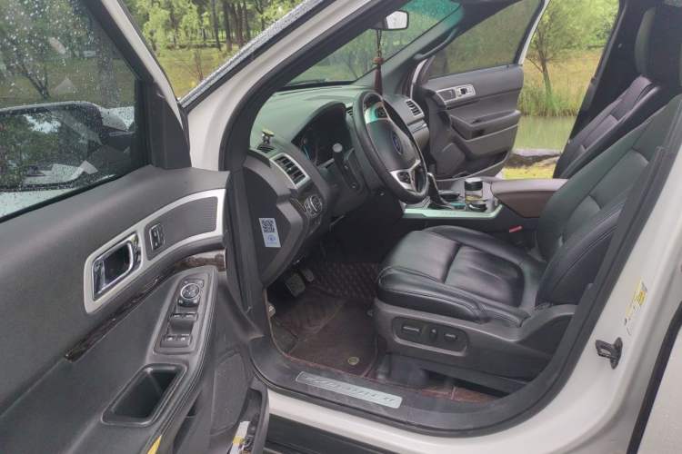 Used Ford Explorer 2013 3.5L Deluxe Model Driver Seat