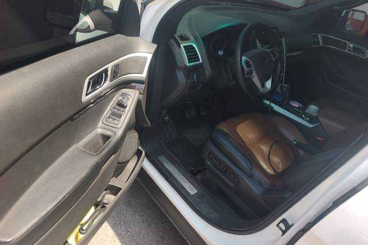 Used Ford Explorer 2013 3.5L Deluxe Model Driver Seat