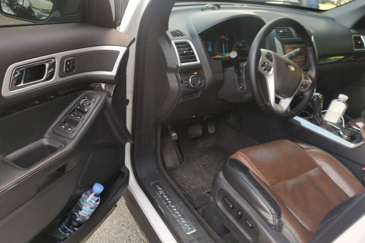 Used Ford Explorer 2013 3.5L Deluxe Model Driver Seat