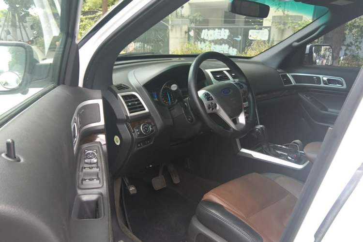 Used Ford Explorer 2013 3.5L Deluxe Model Driver Seat