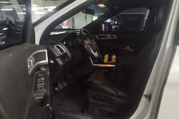 Used Ford Explorer 2013 3.5L Deluxe Model Driver Seat