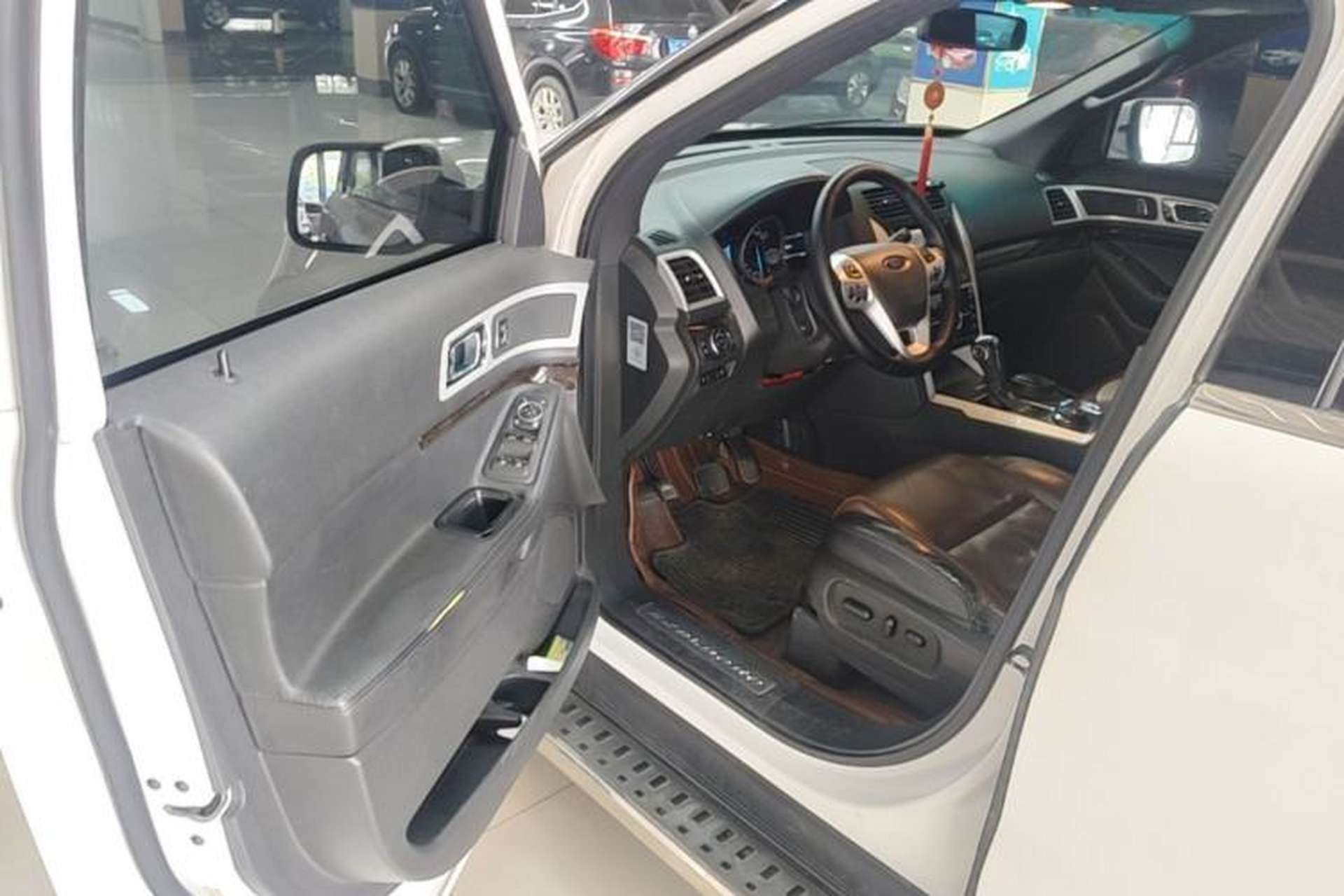 Used Ford Explorer 2013 3.5L Deluxe Model Driver Seat