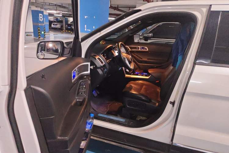 Used Ford Explorer 2013 3.5L Deluxe Model Driver Seat