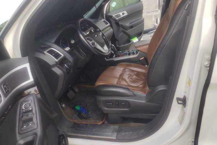 Used Ford Explorer 2013 3.5L Deluxe Model Driver Seat