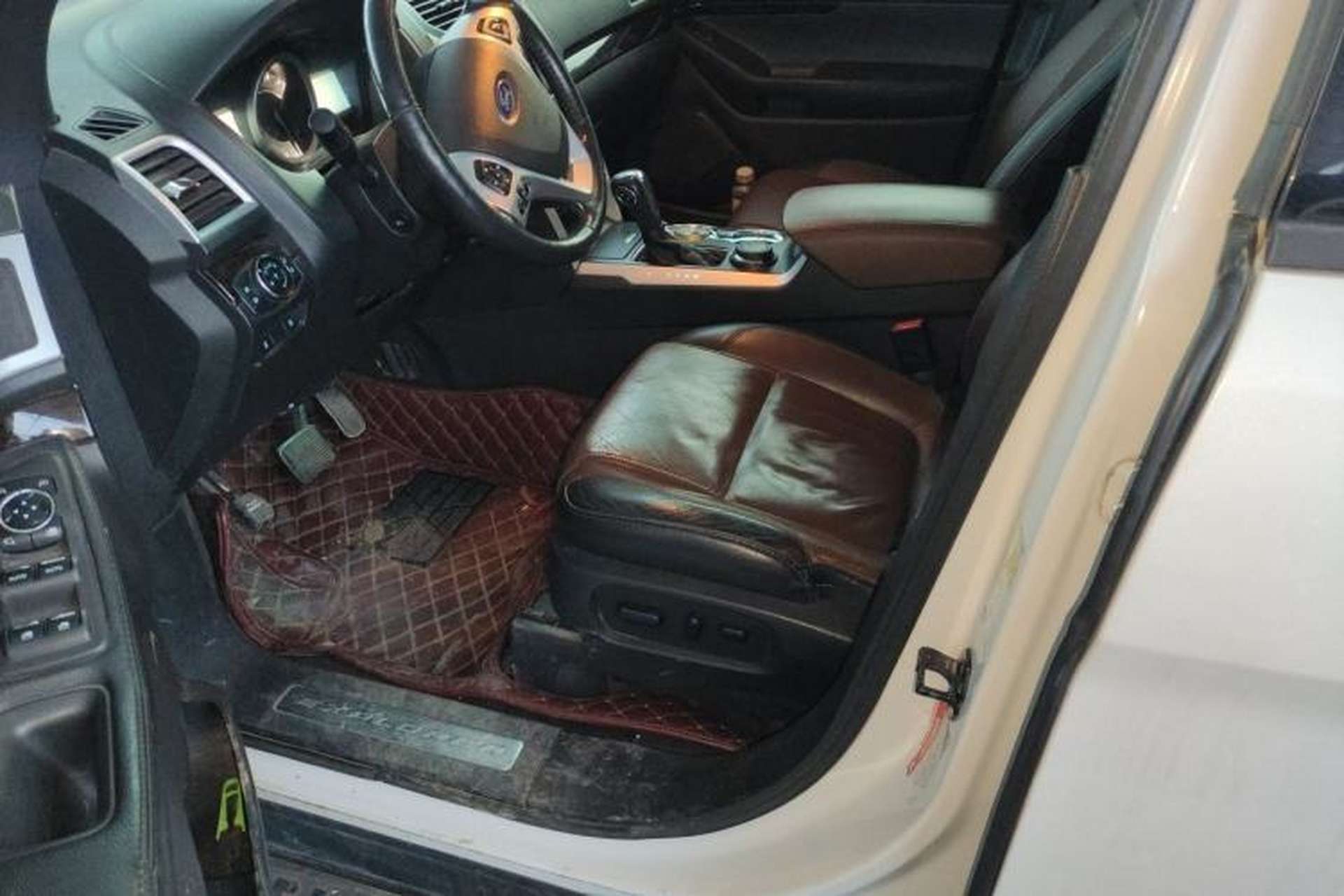 Used Ford Explorer 2013 3.5L Deluxe Model Driver Seat