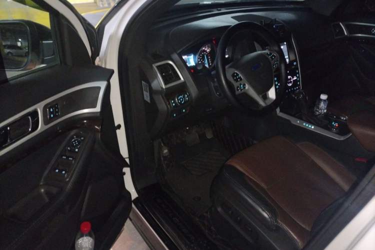 Used Ford Explorer 2013 3.5L Deluxe Model Driver Seat