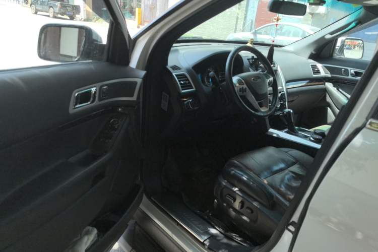 Used Ford Explorer 2013 3.5L Deluxe Model Driver Seat