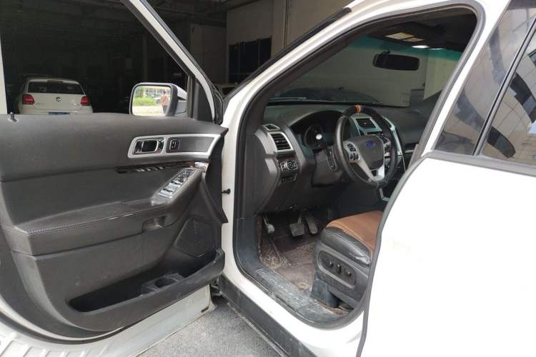 Used Ford Explorer 2013 3.5L Deluxe Model Driver Seat