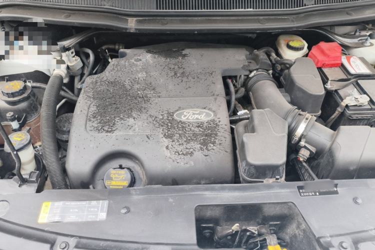 Used Ford Explorer 2013 3.5L Deluxe Model Engine Bay