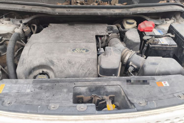Used Ford Explorer 2013 3.5L Deluxe Model Engine Bay