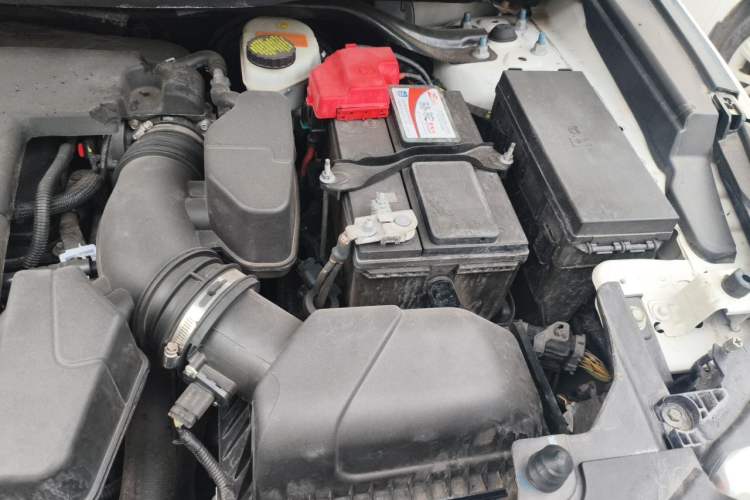 Used Ford Explorer 2013 3.5L Deluxe Model Engine Bay Left