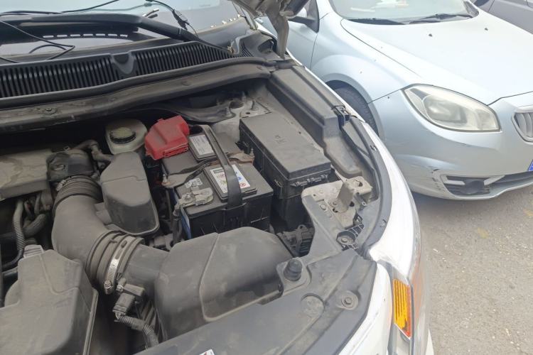 Used Ford Explorer 2013 3.5L Deluxe Model Engine Bay Left
