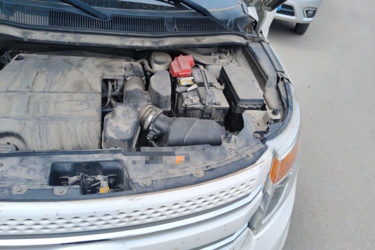 Used Ford Explorer 2013 3.5L Deluxe Model Engine Bay Left