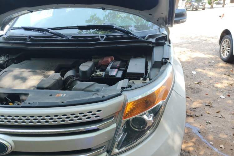 Used Ford Explorer 2013 3.5L Prestige Model Engine Bay Left