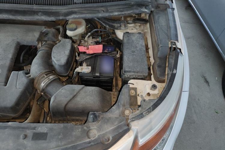 Used Ford Explorer 2013 3.5L Deluxe Model Engine Bay Left